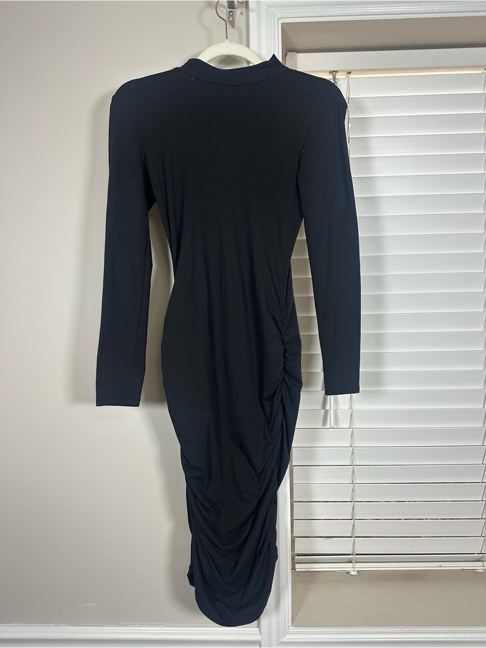 Elegant Black Ruched Long-Sleeve Midi Dress